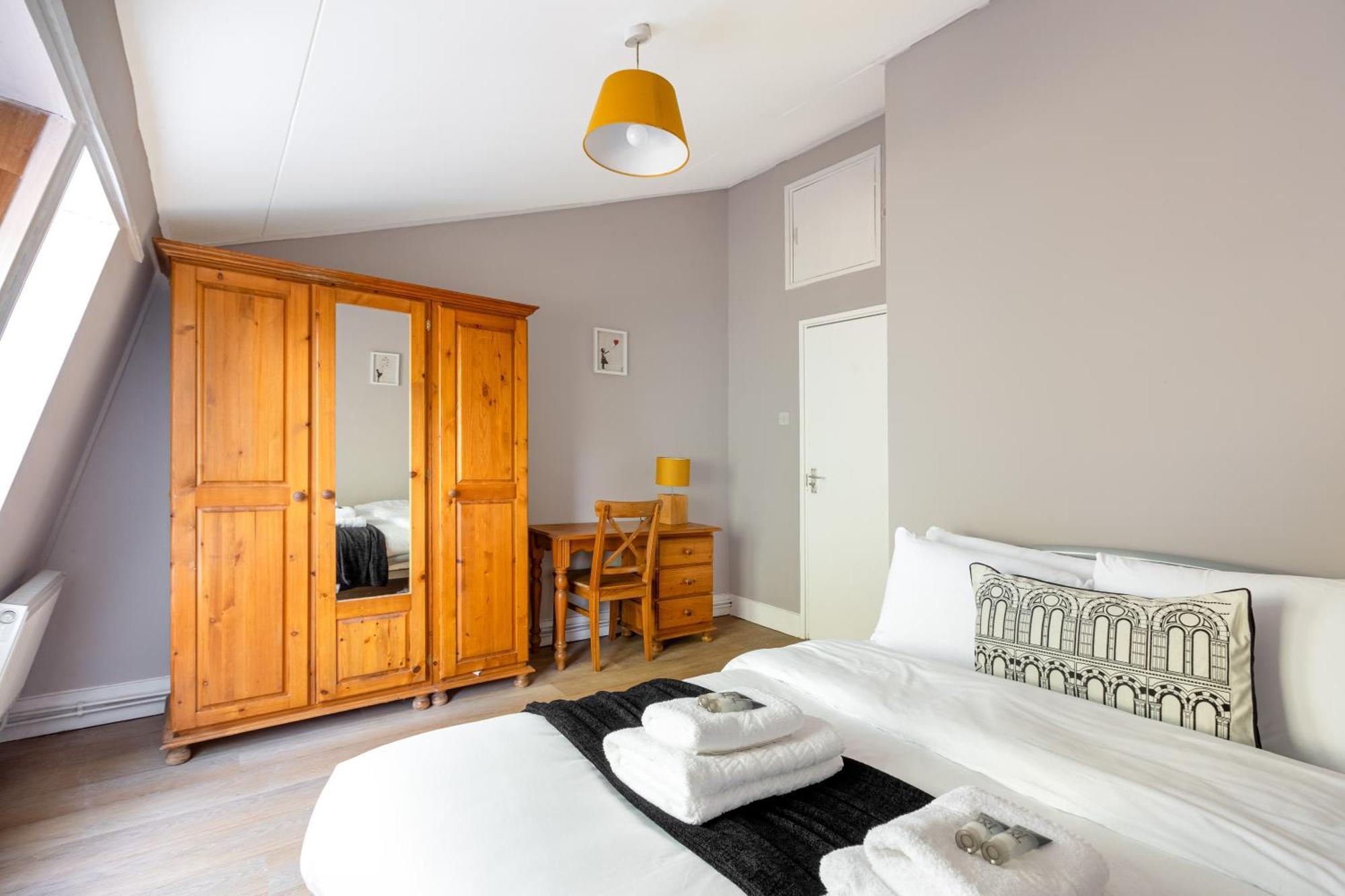 Magnificent 3Br Apt With Balcony London Exteriör bild