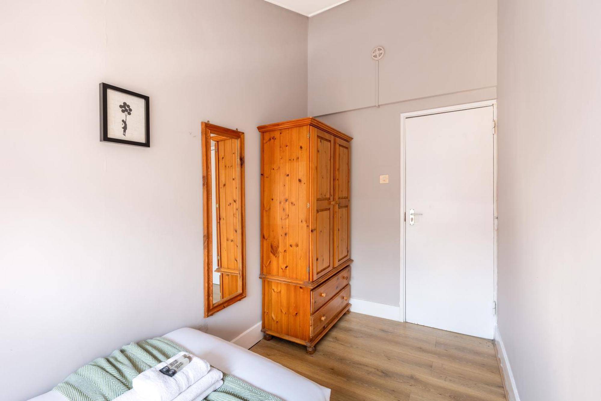 Magnificent 3Br Apt With Balcony London Exteriör bild