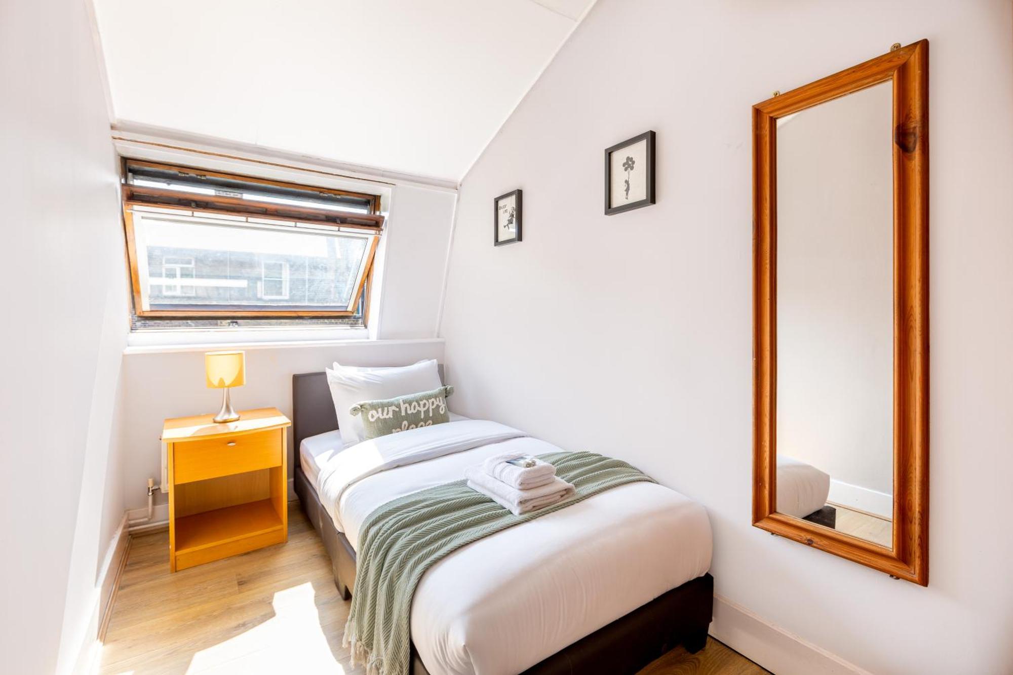 Magnificent 3Br Apt With Balcony London Exteriör bild